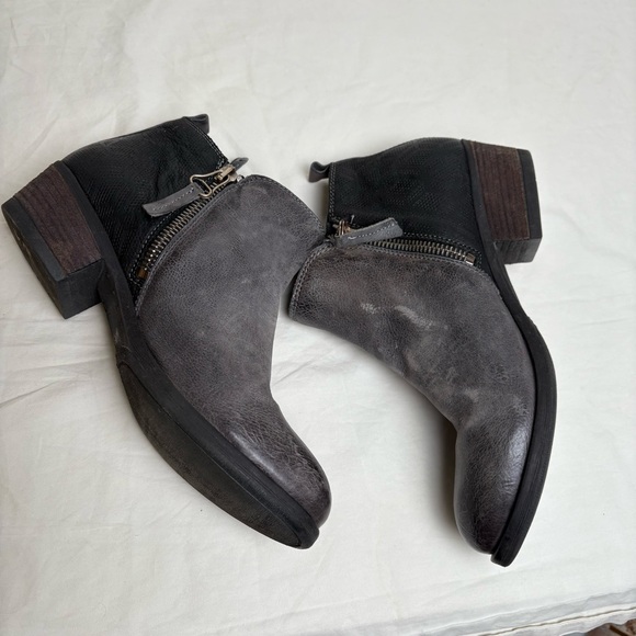 MIZ MOOZ Grey Black Double Zip Leather Ankle Bootie Boots 38 (7.5 & 8) - Picture 11 of 12